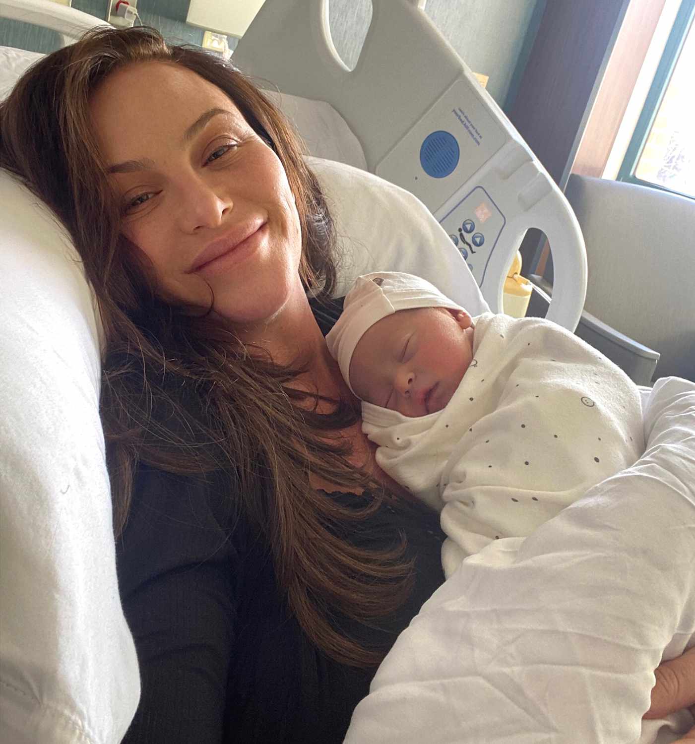 Molly Bloom - From Olympic Skiing To $100 Million Poker Queen